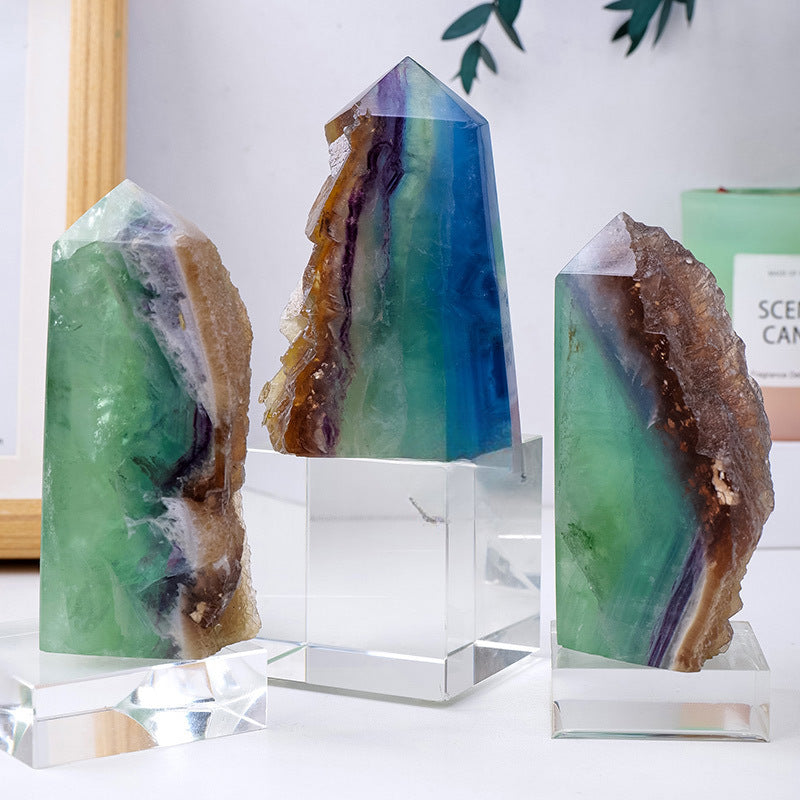 Green fluorite single-pointed crystal tower column